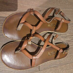 Report Gladiator Sandal